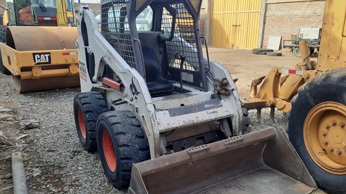 alquiler maquinaria pesada minicargador