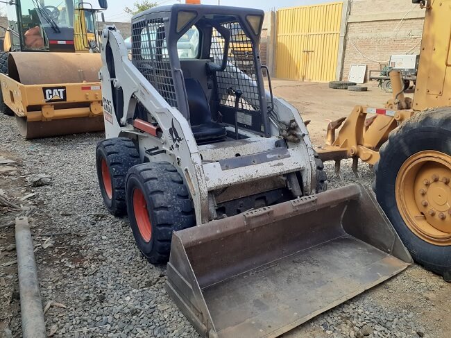 alquiler minicargador bobcat espacios reducidos
