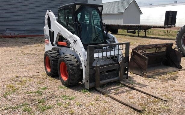 alquiler minicargador bobcat paleta