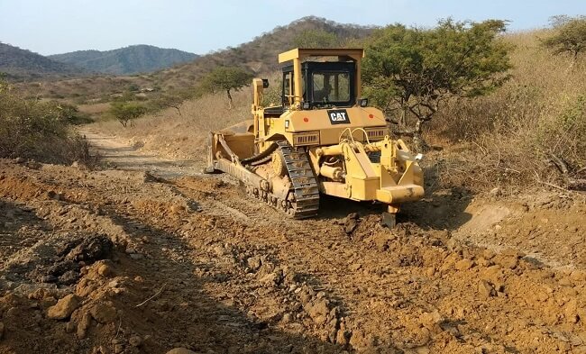 alquiler tractor oruga agricultura